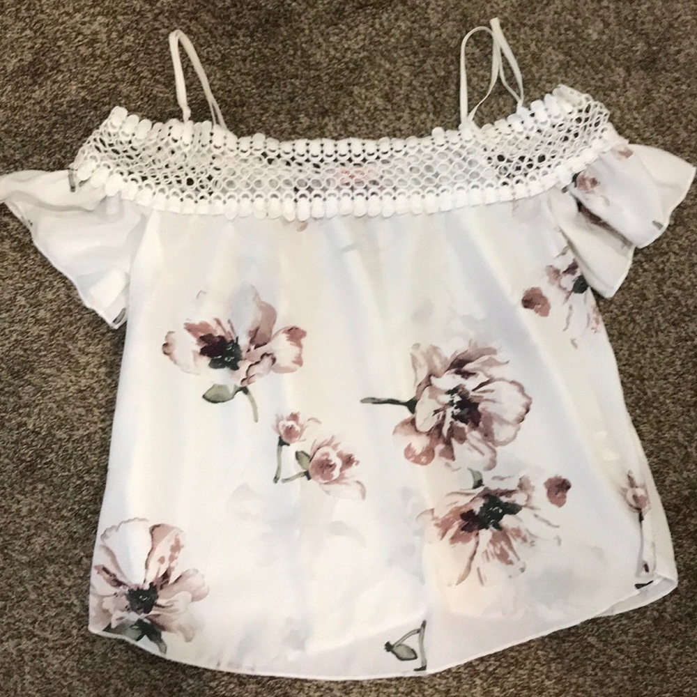 🍭3/$23 Floral Off The Shoulder Top